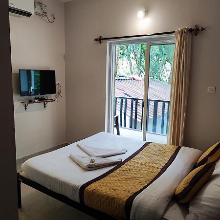 Shivam Bnb マンドレム エクステリア 写真