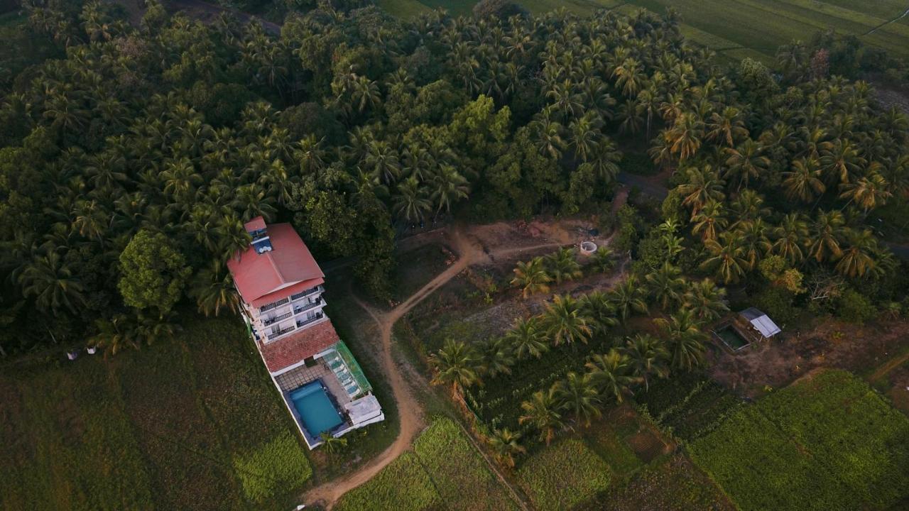 Shivam Bnb マンドレム エクステリア 写真