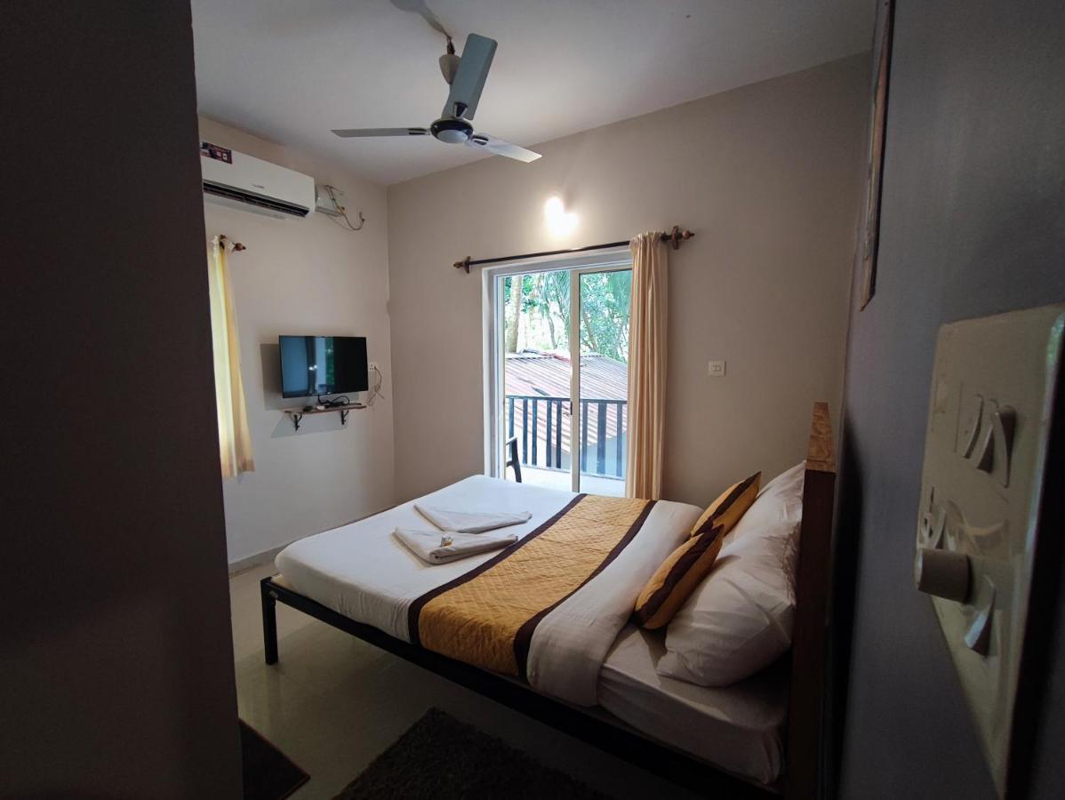 Shivam Bnb マンドレム エクステリア 写真