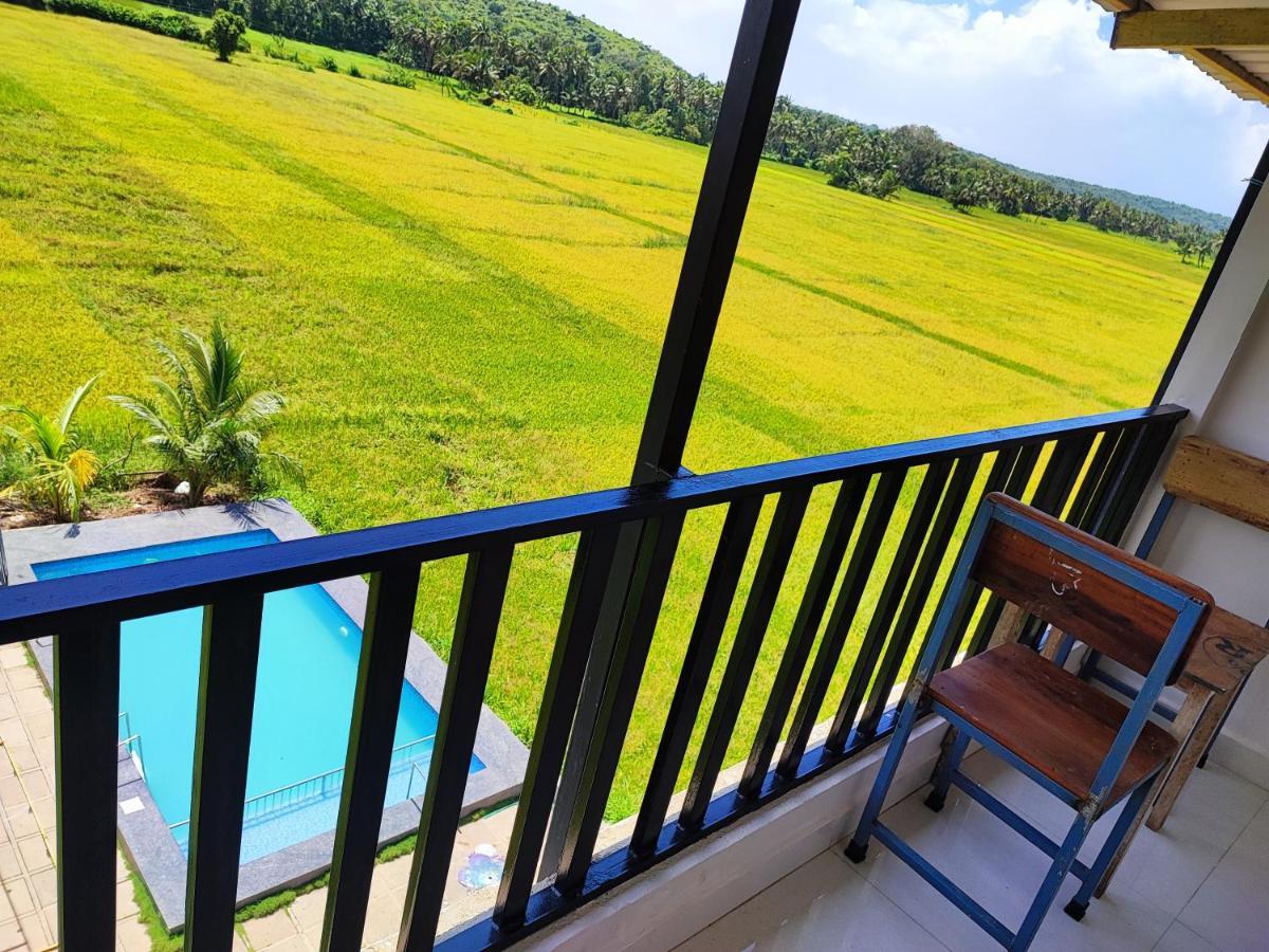 Shivam Bnb マンドレム エクステリア 写真