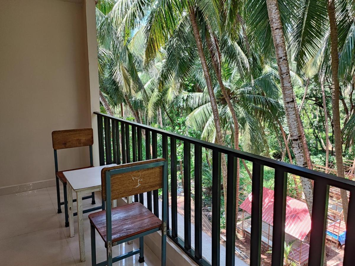 Shivam Bnb マンドレム エクステリア 写真