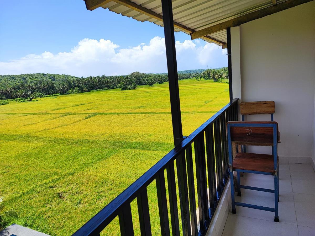 Shivam Bnb マンドレム エクステリア 写真