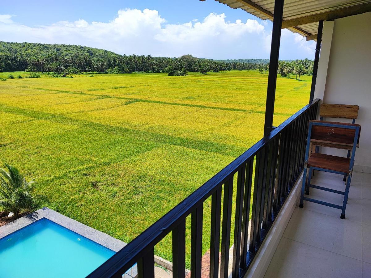 Shivam Bnb マンドレム エクステリア 写真
