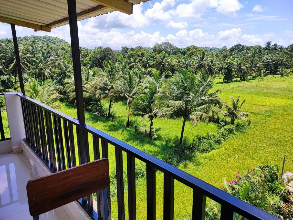 Shivam Bnb マンドレム エクステリア 写真
