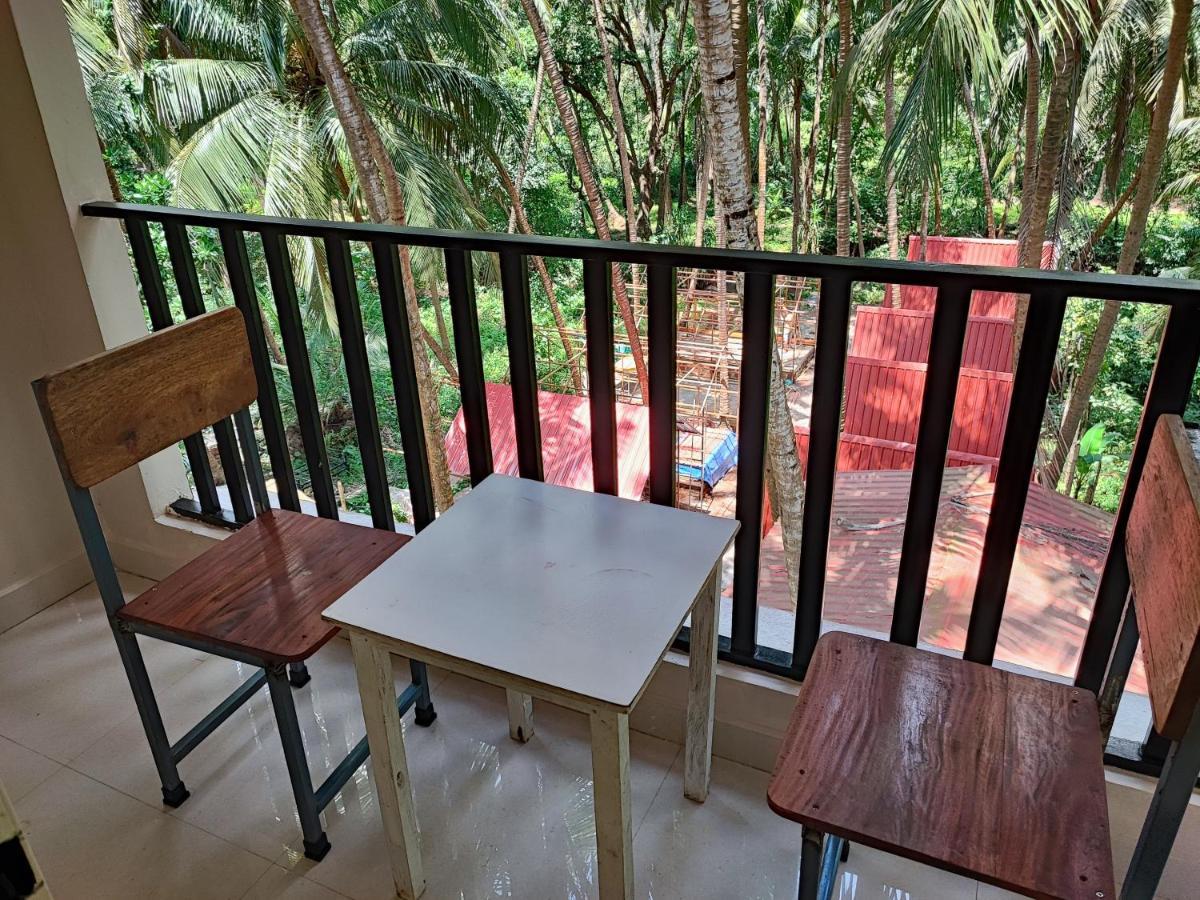 Shivam Bnb マンドレム エクステリア 写真