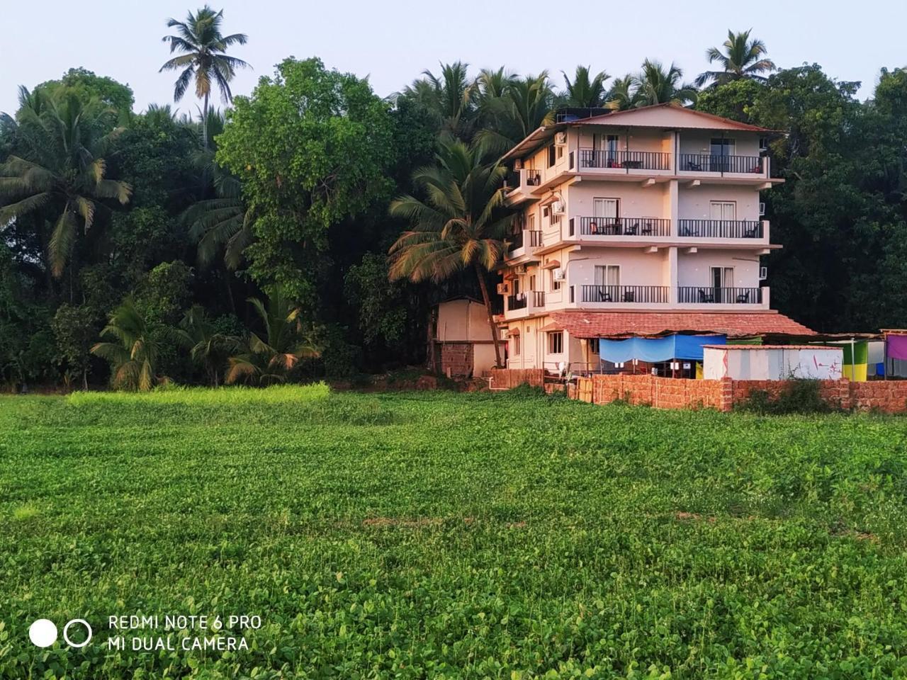 Shivam Bnb マンドレム エクステリア 写真